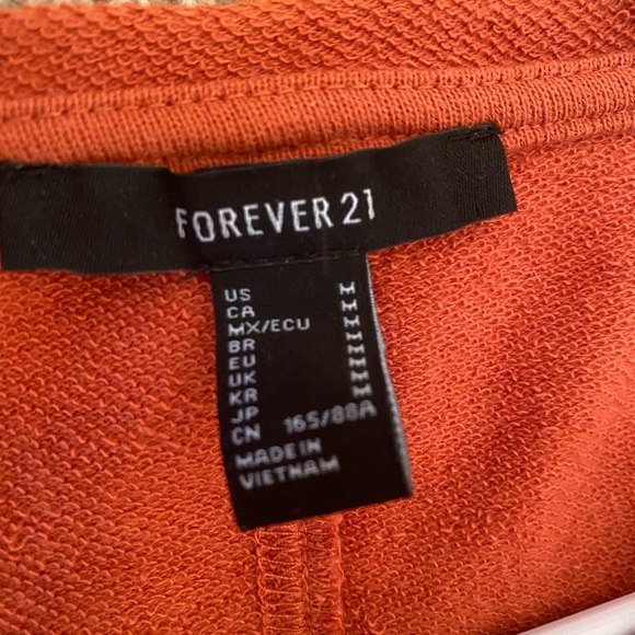 Forever 21 Cropped Long Sleeved - Picture 3 of 3